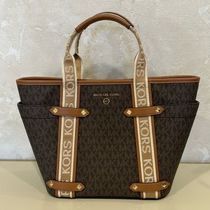 Michael Kors Maeve Sm Convertible Open Tote